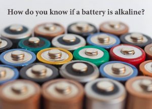 你如何知道電池是否為堿性電池？